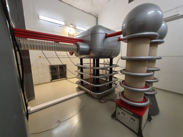 HVE D-9-05-015 500 kV ion implanter accelerator © Helsinki Accelerator Laboratory