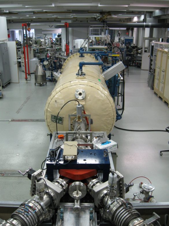 KU Leuven's NEC 5SHD-2 Pelletron linear accelerator, operating at a terminal voltage between 200 kV and 1.7 MV, and equipped with two ion sources (alphatross and SNICS sputter source). © KU Leuven / M. Elskens