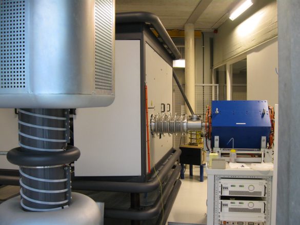 KU Leuven's Danfysik high-current implanter (1090 Series) equipped with a Chordis 921A ion source, providing a wide range of ion beams with an energy up to 200 keV. © KU Leuven / M. Elskens